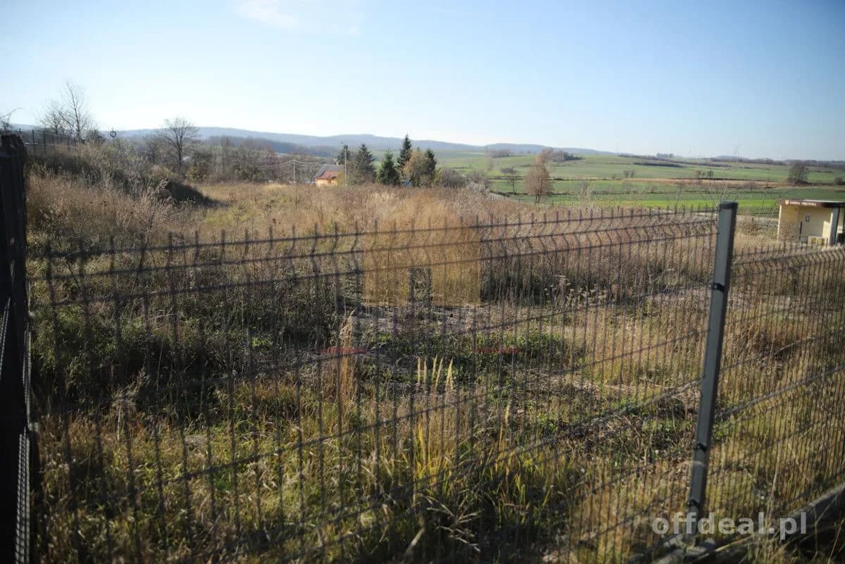 Działka usługowa| 1364 m² | Media | Słup