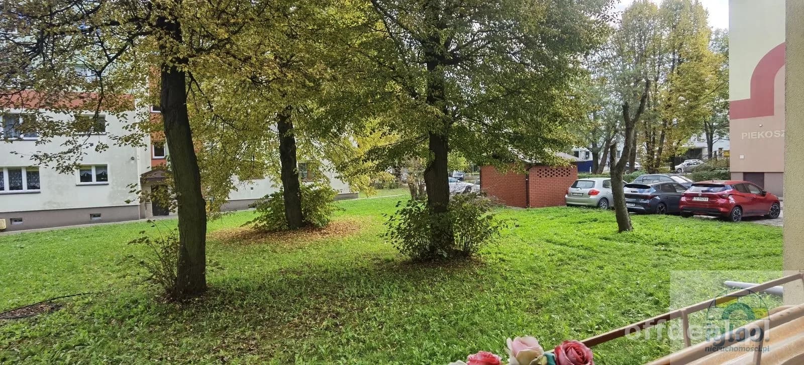 Duża kawalerka do zamieszkania -parter- balkon- os.Czarnów