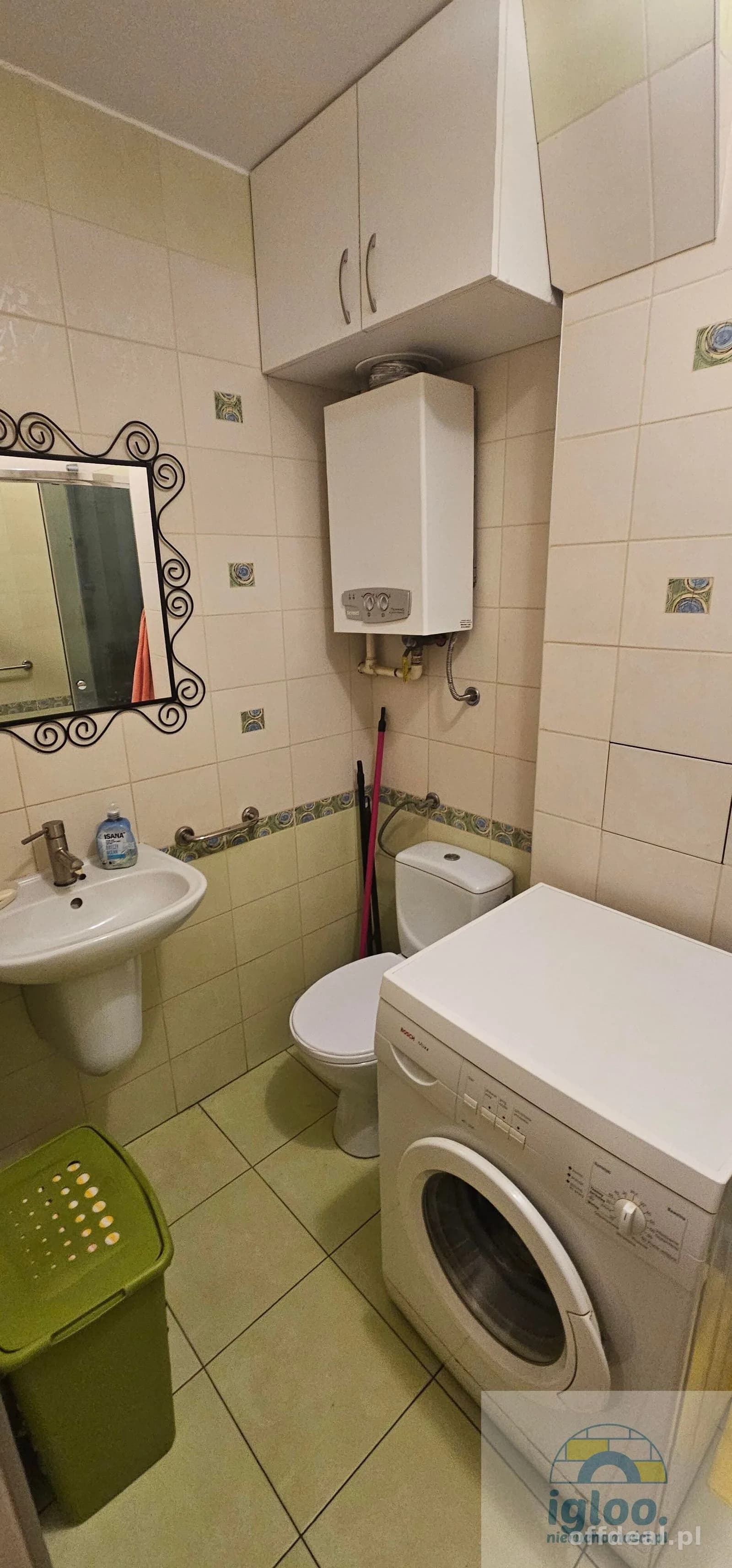 Duża kawalerka do zamieszkania -parter- balkon- os.Czarnów