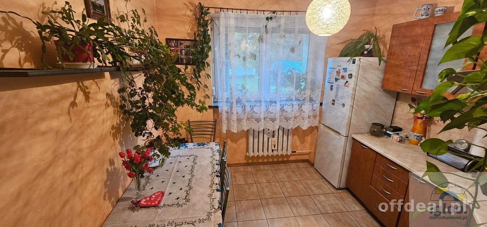 Duża kawalerka do zamieszkania -parter- balkon- os.Czarnów