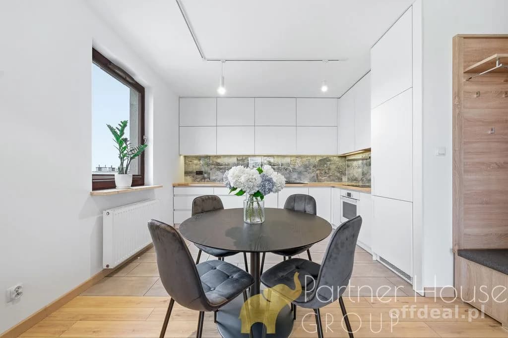 51 m² | Garaż | Metro | Ochrona