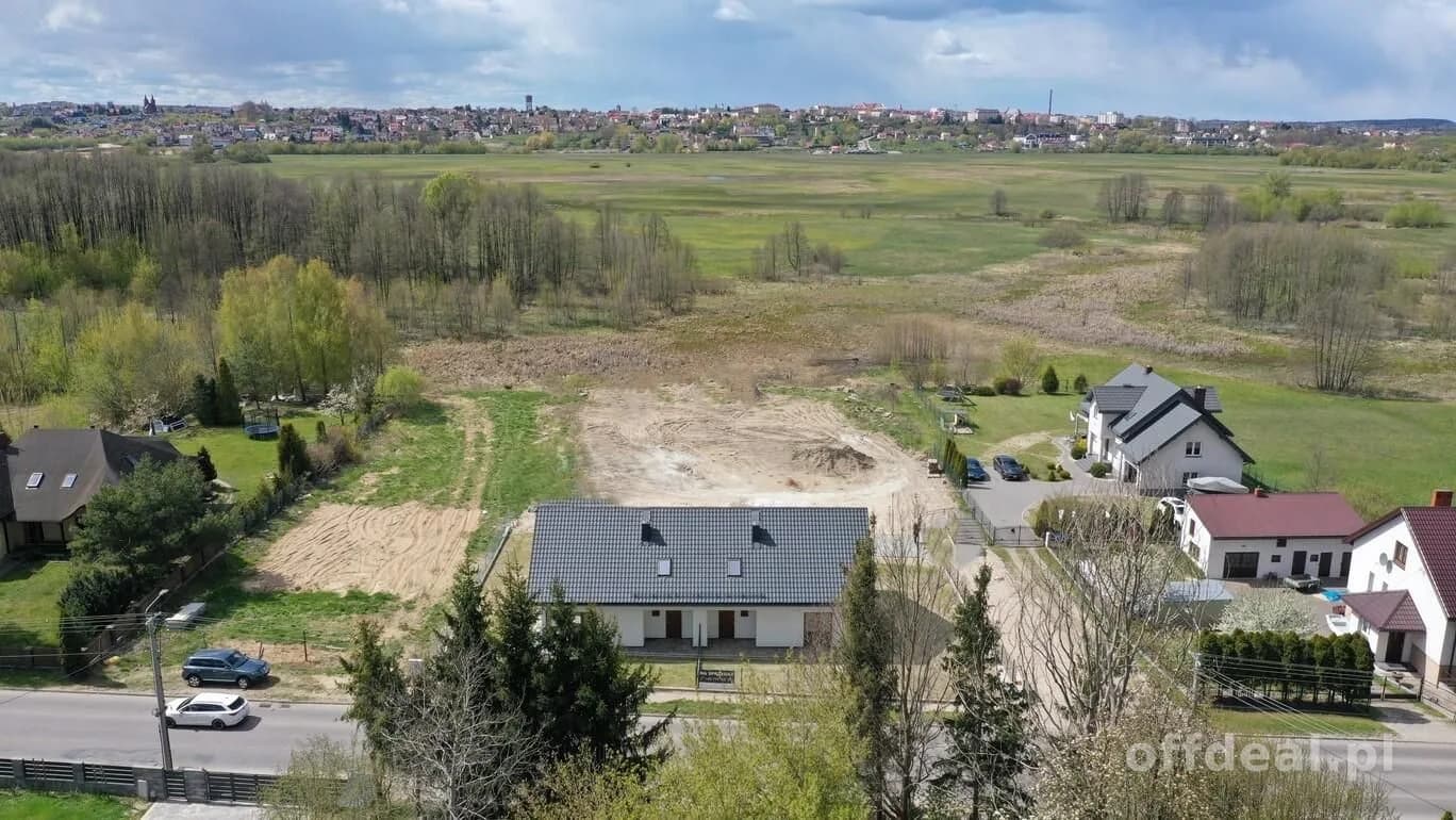 Nowy dom w zabudowie bliźniaczej z garażem i widokiem na Łomżę i Narew