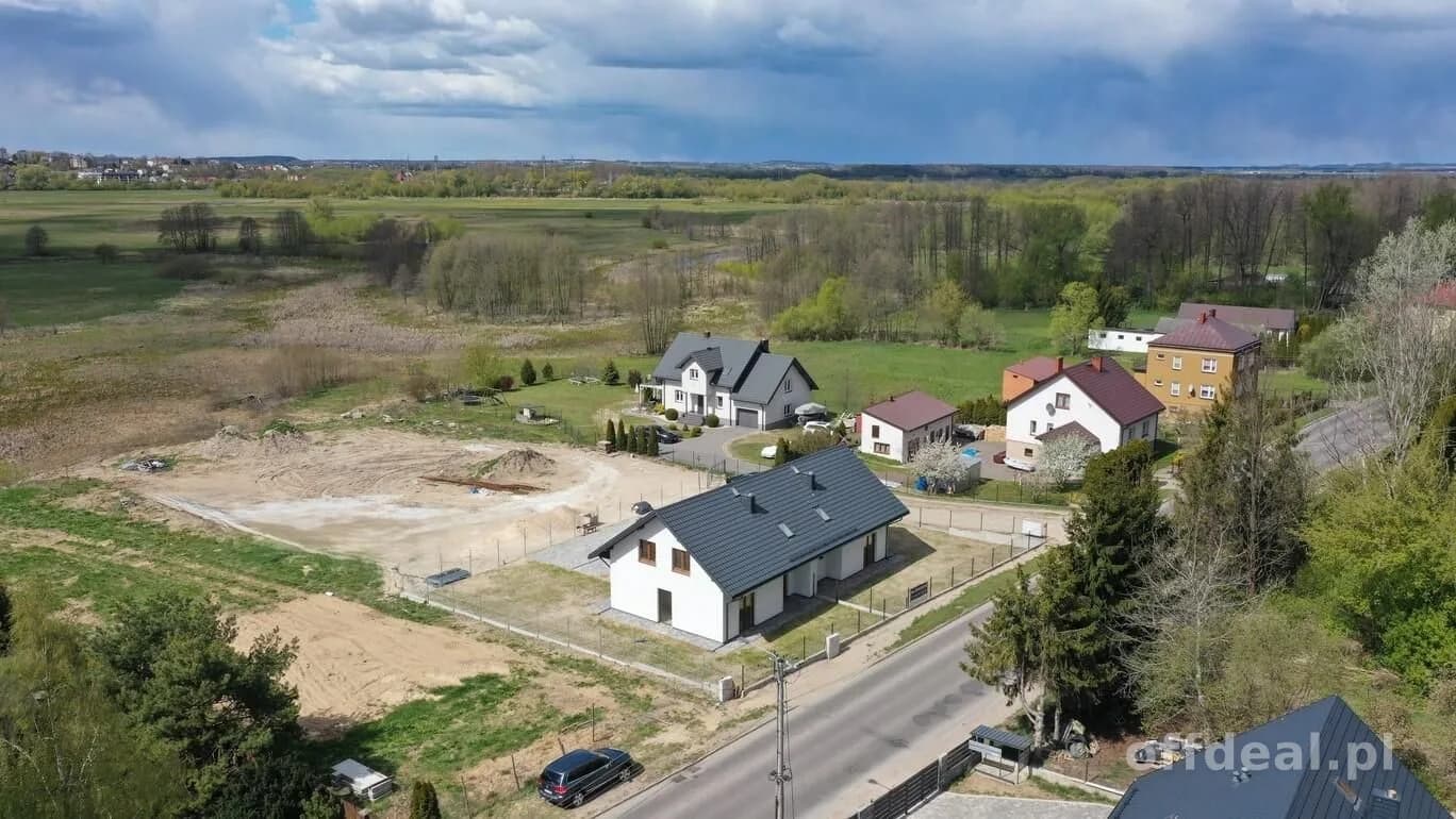 Nowy dom w zabudowie bliźniaczej z garażem i widokiem na Łomżę i Narew
