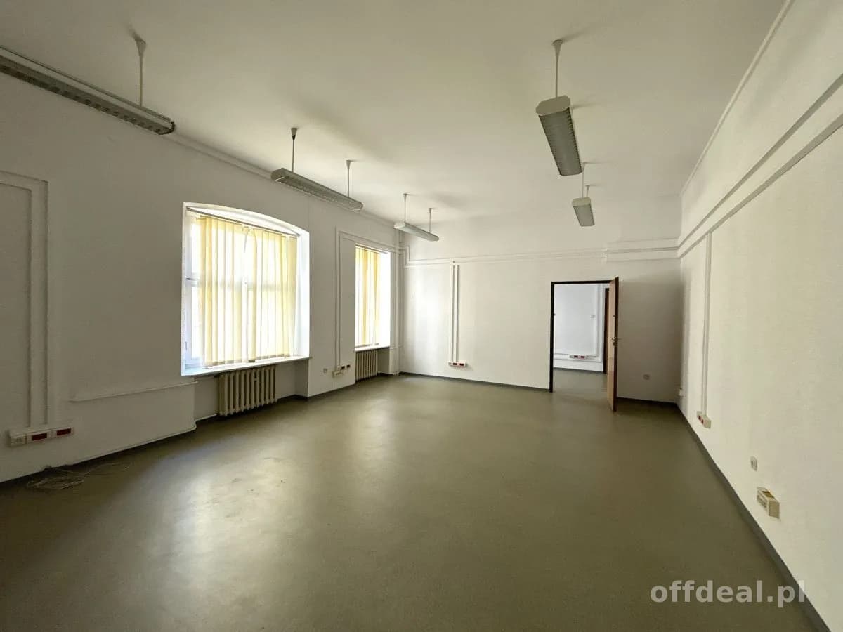 59-room commercial property for rent in Wrocław, Stare Miasto | 1,700 m²