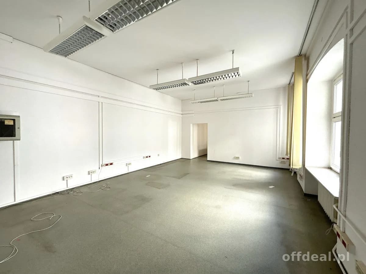 59-room commercial property for rent in Wrocław, Stare Miasto | 1,700 m²