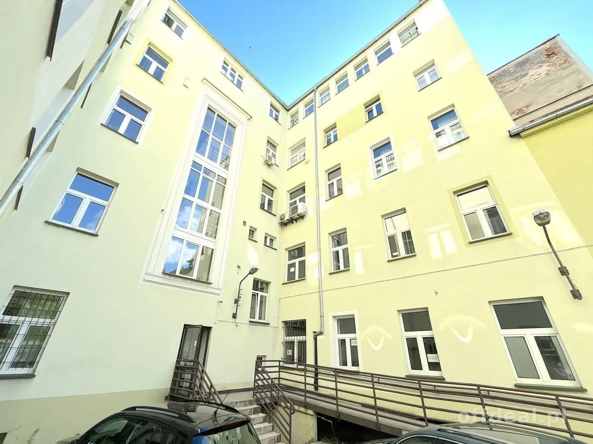 59-room commercial property for rent in Wrocław, Stare Miasto | 1,700 m²