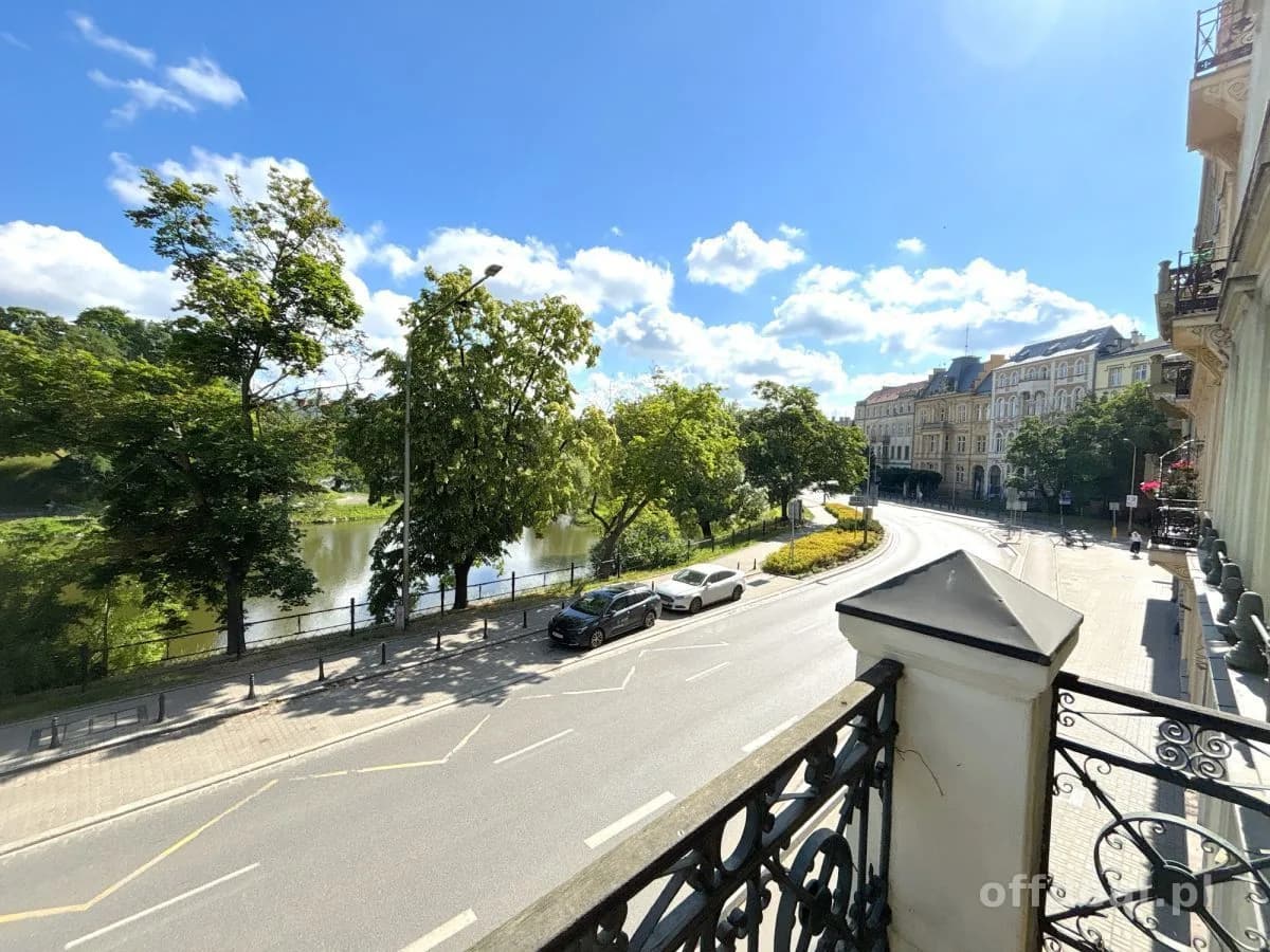 59-room commercial property for rent in Wrocław, Stare Miasto | 1,700 m²