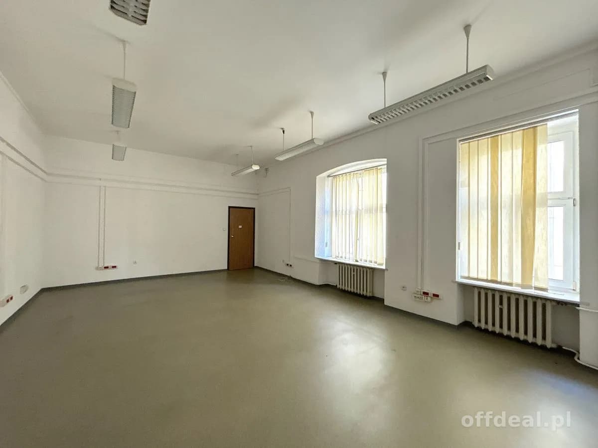 59-room commercial property for rent in Wrocław, Stare Miasto | 1,700 m²