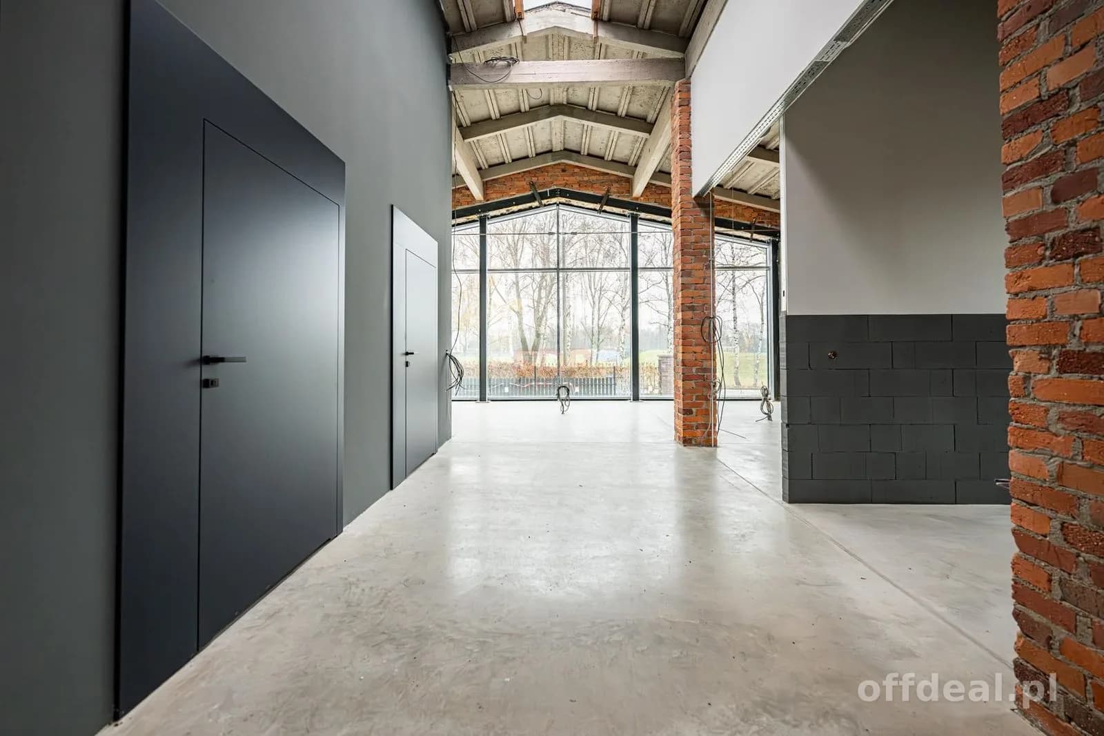 Lokal usługowy 200 m2| Stara Garbarnia | Parking |