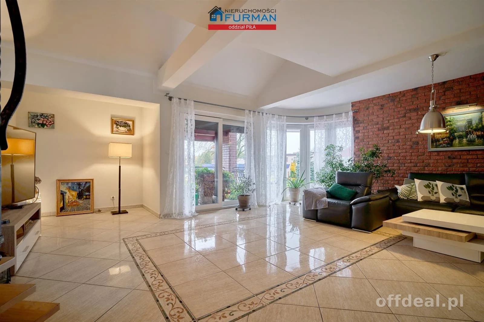 bien commercial à vendre à Złotów | 578,58 m²