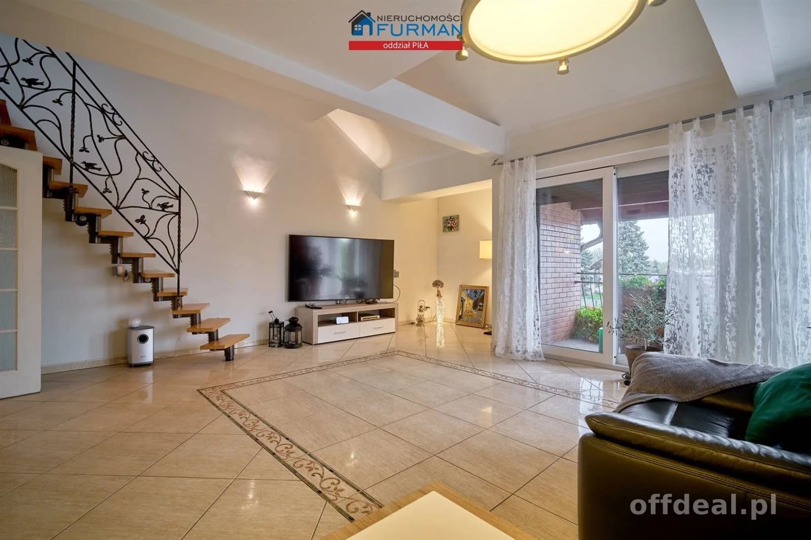 bien commercial à vendre à Złotów | 578,58 m²