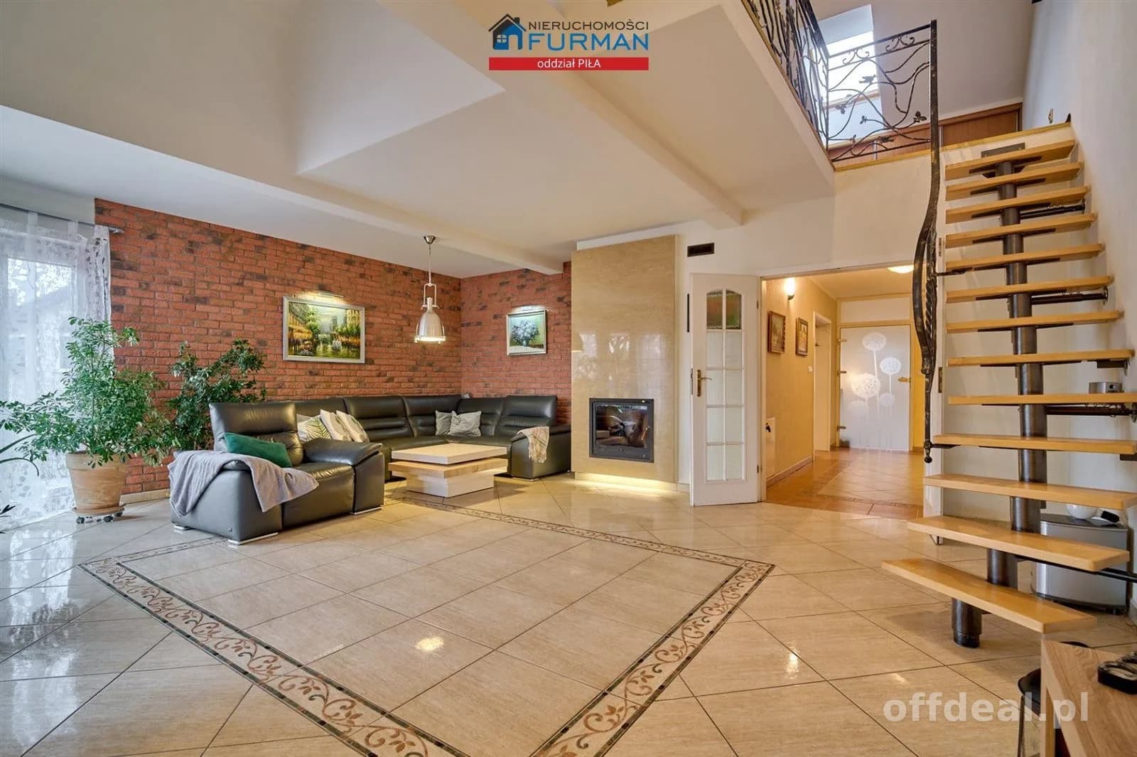 bien commercial à vendre à Złotów | 578,58 m²