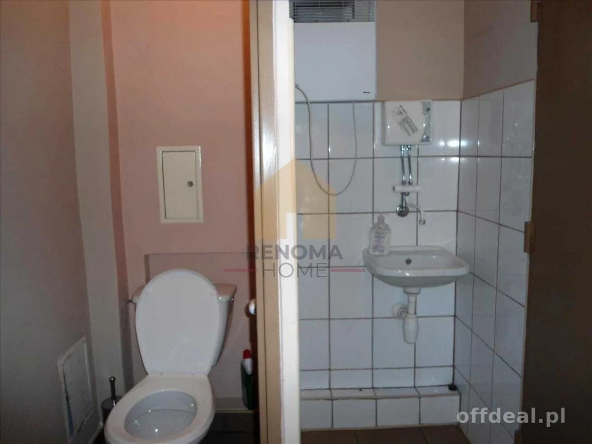 Lokal handlowo-usługowy w centrum.