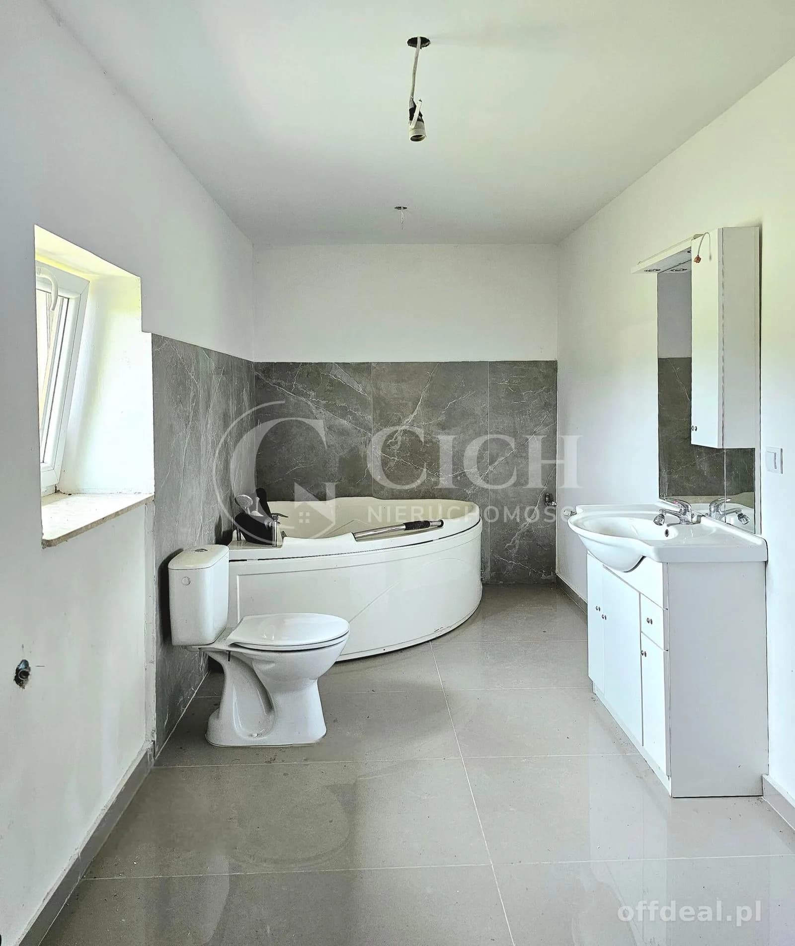 будинок на продаж у Orzechówka | 5-кімн. | 173 m²
