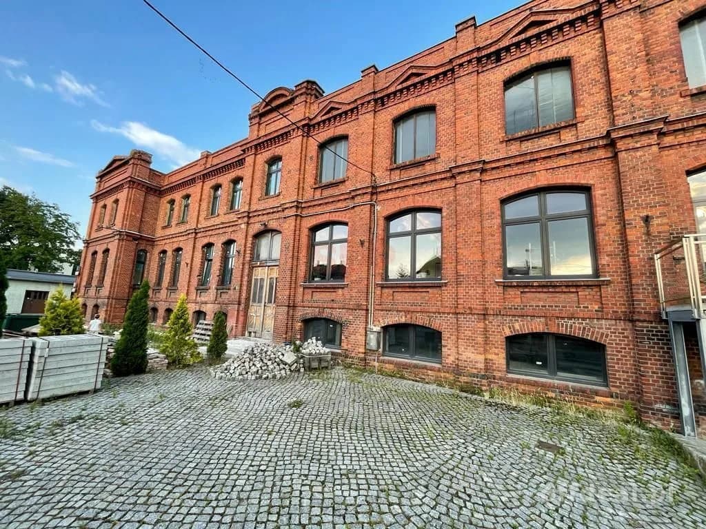 Gewerbeimmobilie zum Verkauf in Dzierżoniów | 722,28 m²