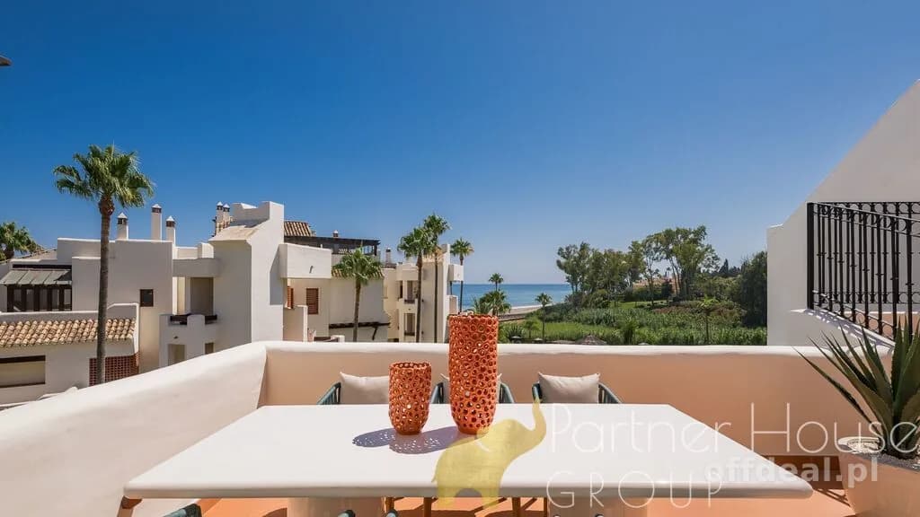 Luksusowy penthouse przy plaży w Esteponie