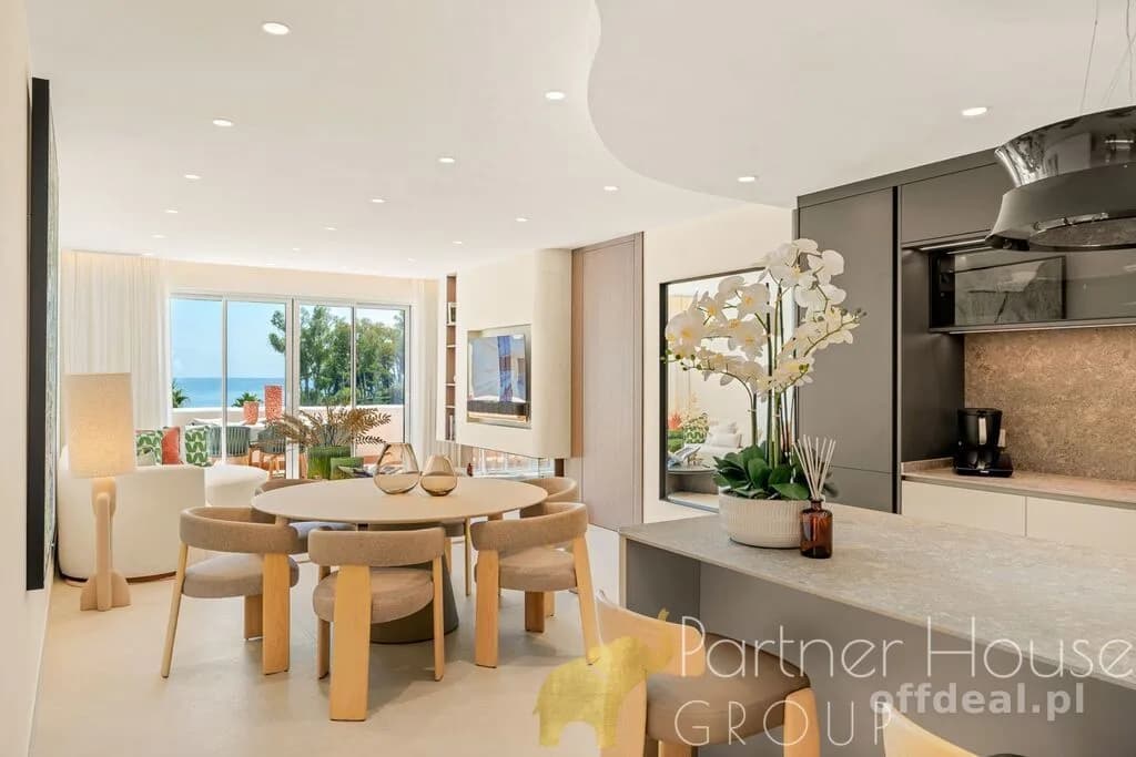 Luksusowy penthouse przy plaży w Esteponie