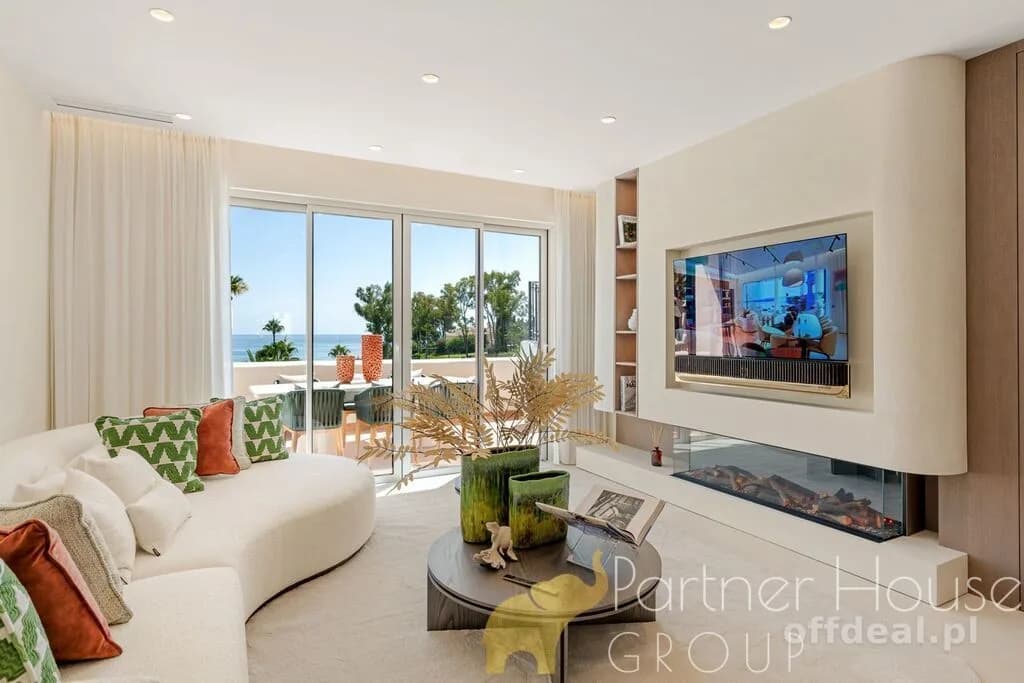 Luksusowy penthouse przy plaży w Esteponie