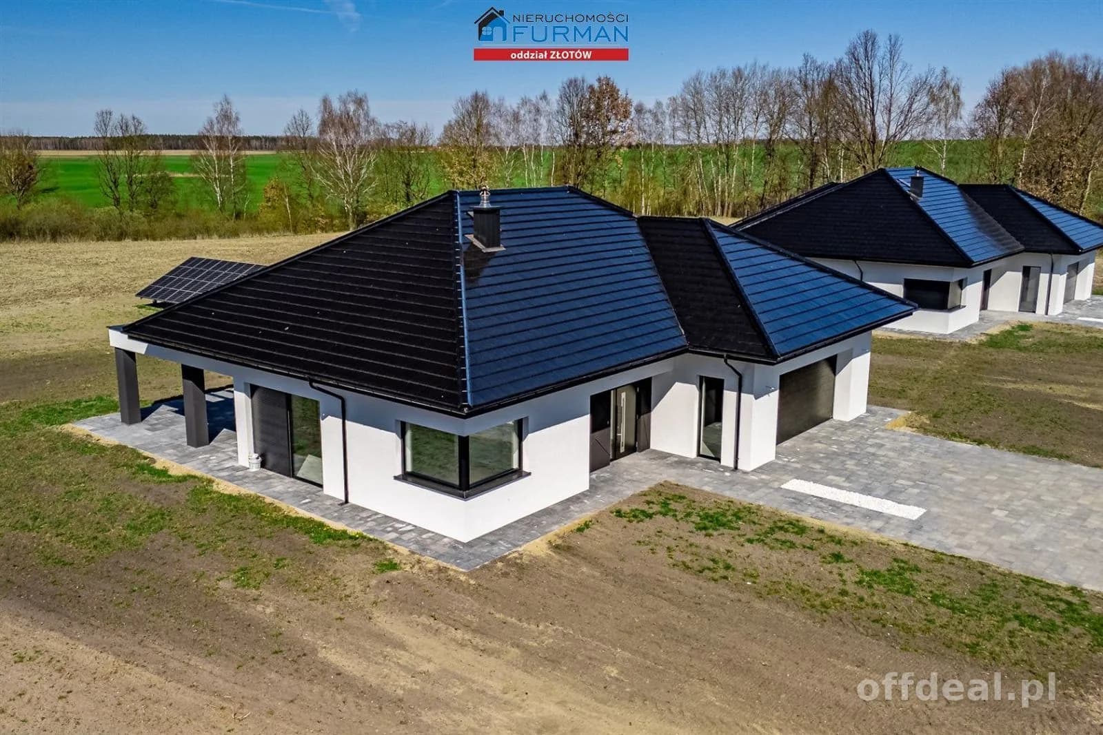Dom wolnostojący nieopodal jeziora Wapieńskiego