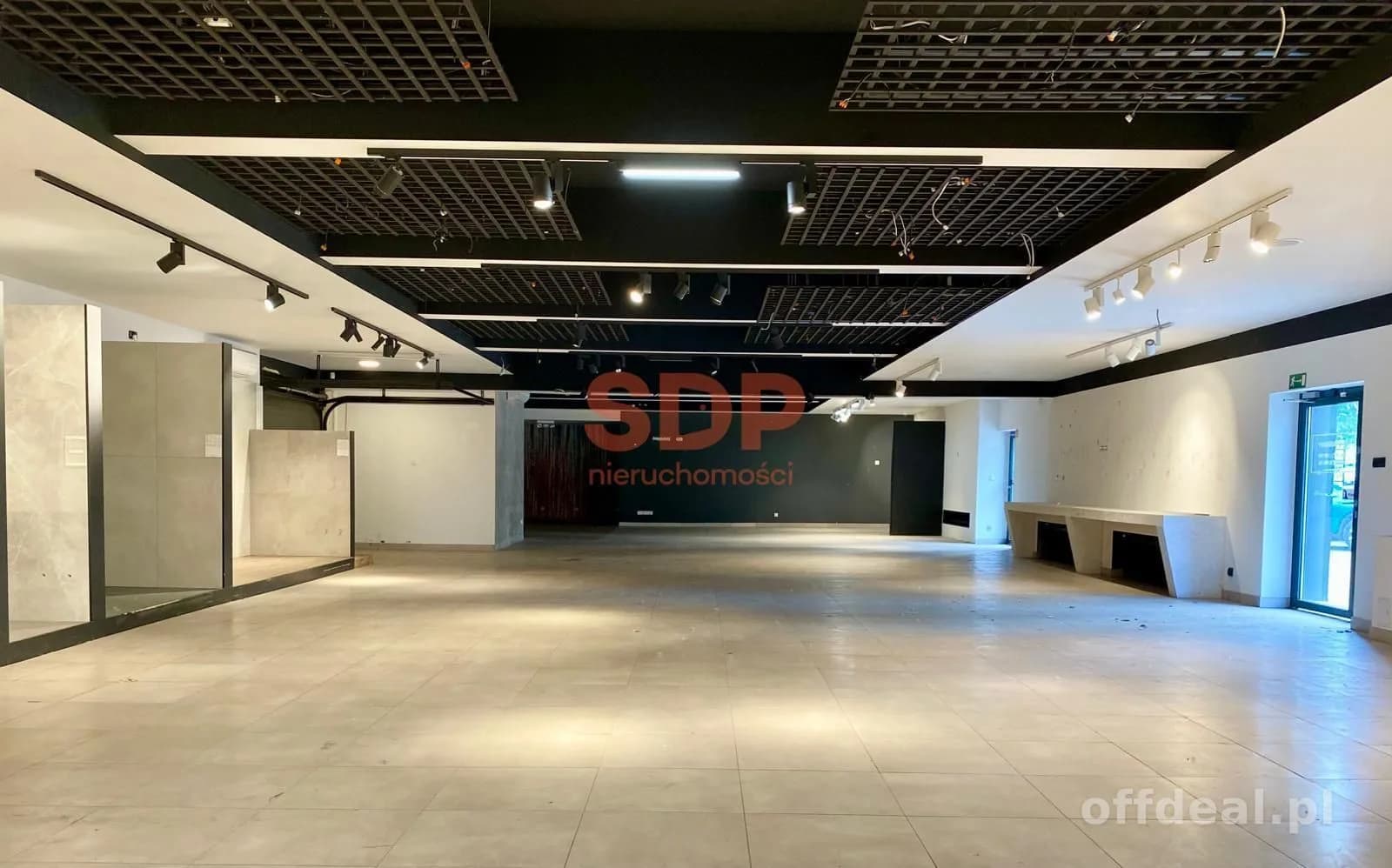 bien commercial à louer à Wrocław, Fabryczna, Oporów | 433 m²