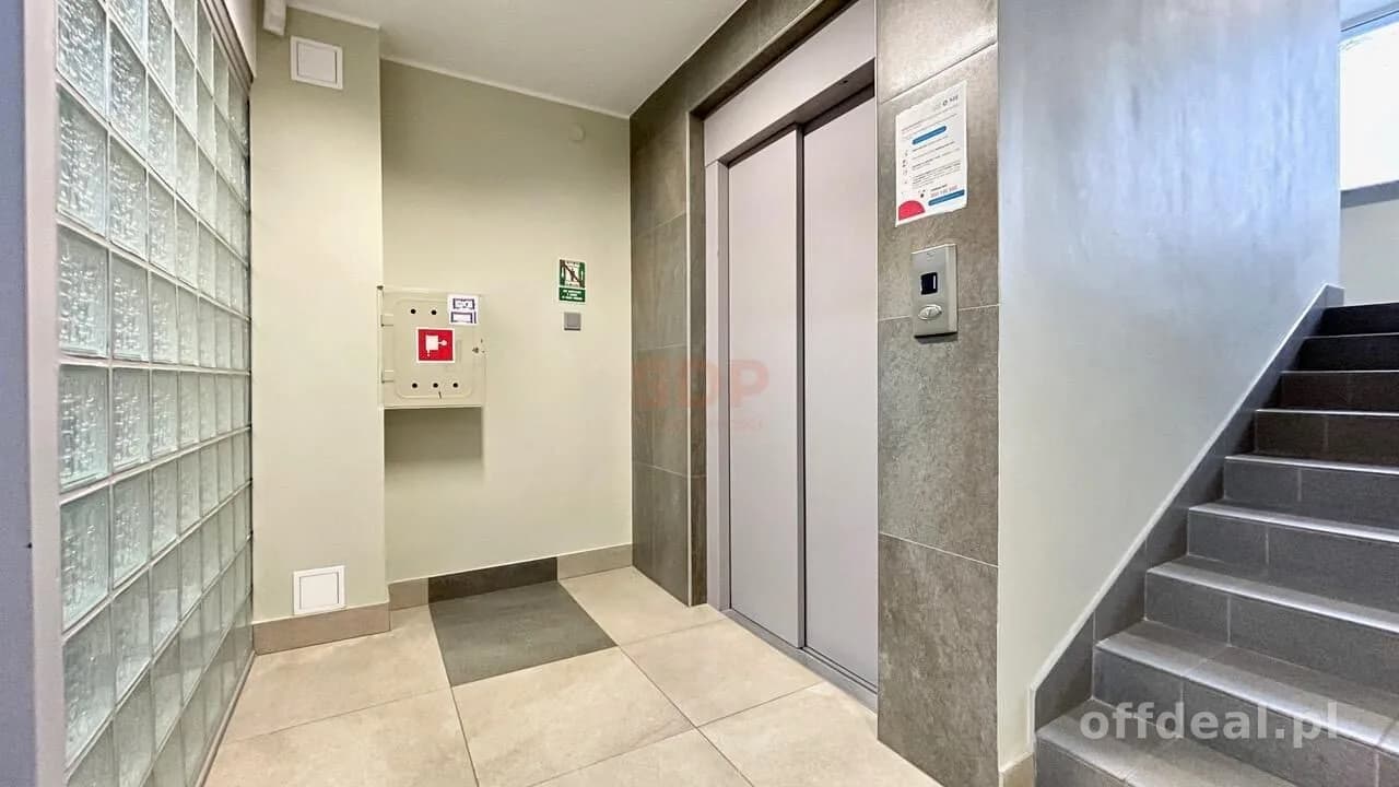 bien commercial à louer à Wrocław, Fabryczna, Muchobór Wielki | 19,5 m²