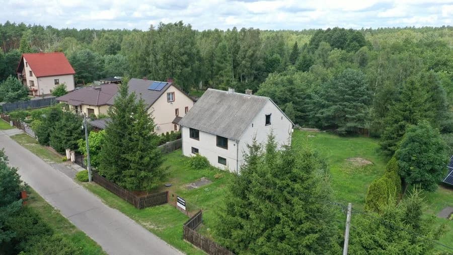 Dom z ogromnym potencjałem,9km od miasta, zielona kraina