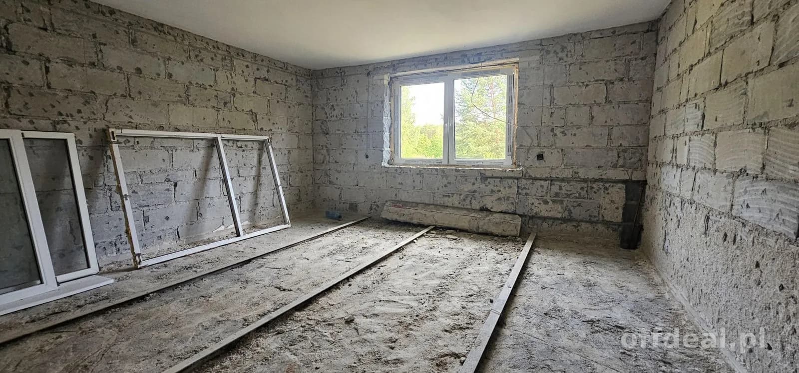 Dom z ogromnym potencjałem,9km od miasta, zielona kraina