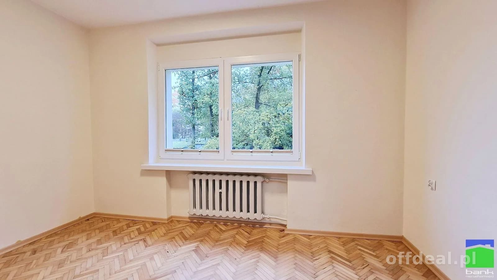 Julianów - dom o pow. 225 m2 garaż ul. Bema