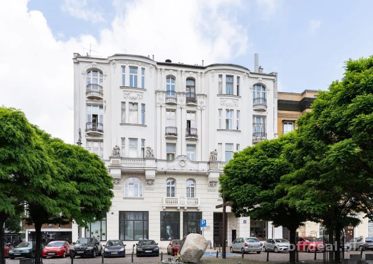KAMIENICA POD ZEGAREM | STUDIO | 33 M2 | DOSTĘPNE