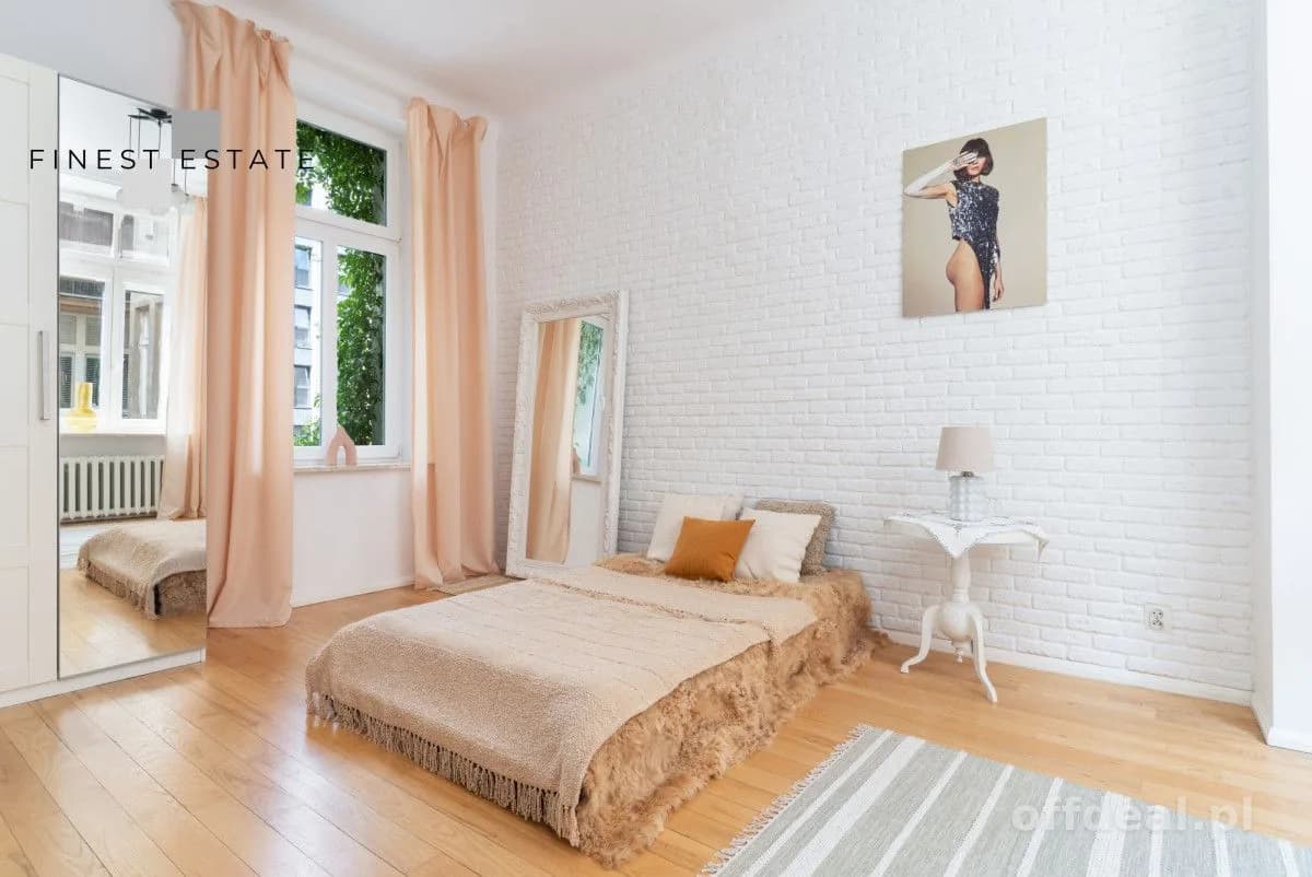 KAMIENICA POD ZEGAREM | STUDIO | 33 M2 | DOSTĘPNE