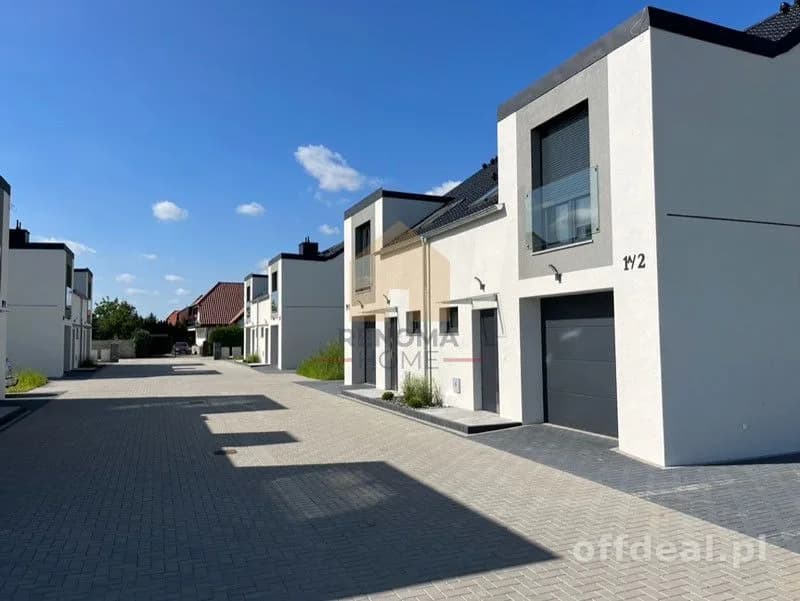 Półbliźniak | 109,85 m2 | Działka 295 m2 | Garaż