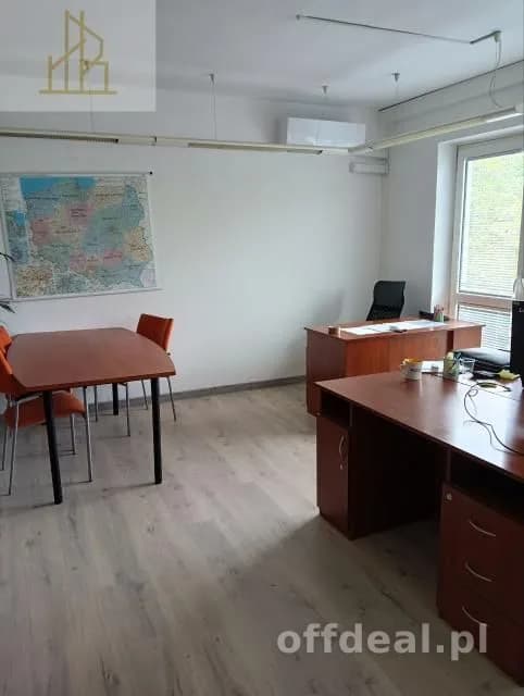 bien commercial à louer à Warszawa, Kawęczyn | 178,38 m²