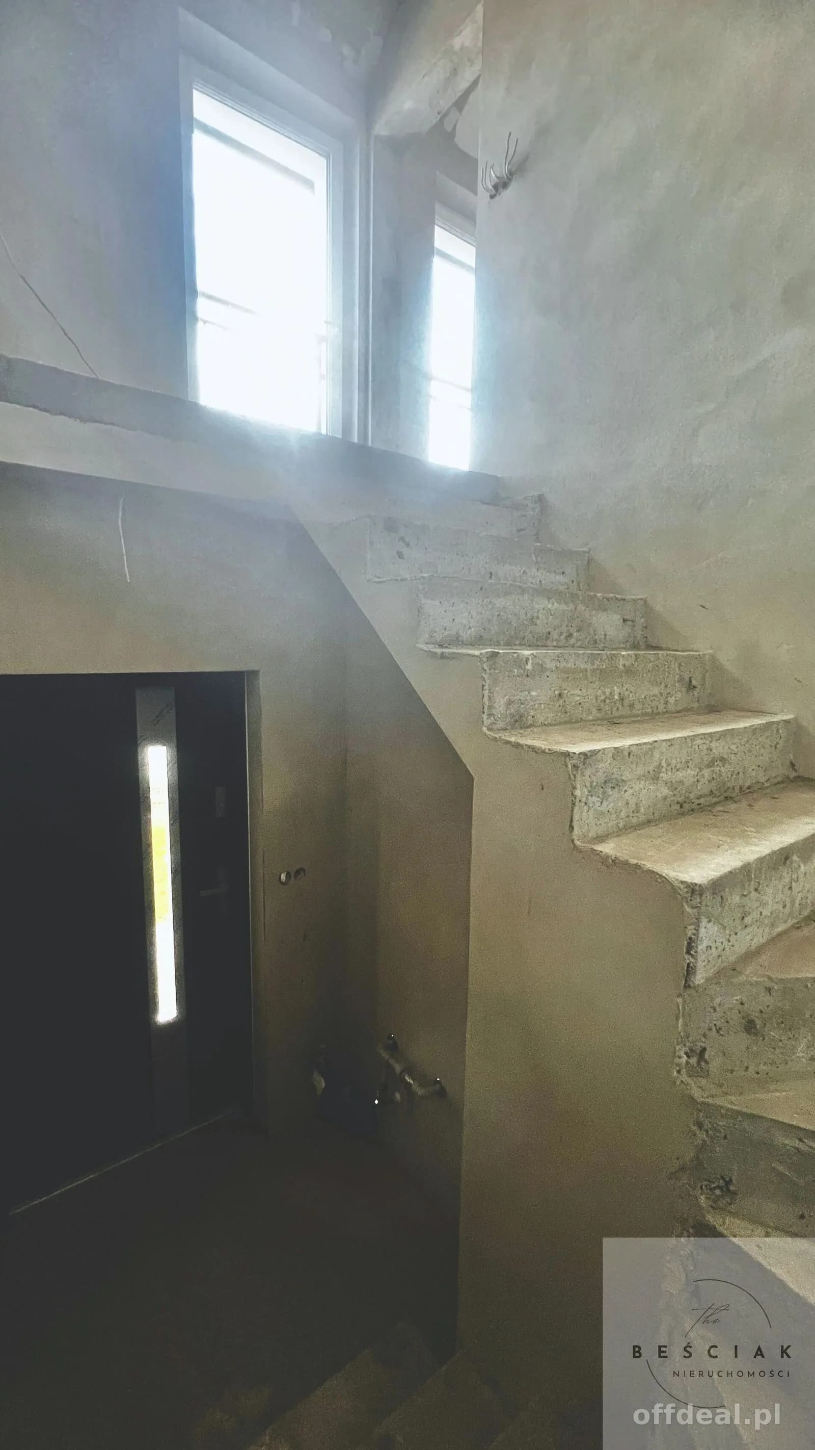 WIĘCEJ PRZESTRZENI, WIĘCEJ ŚWIATŁA – KOMFORTOWE MIESZKANIE Z BALKONEM I OGRÓDKIEM