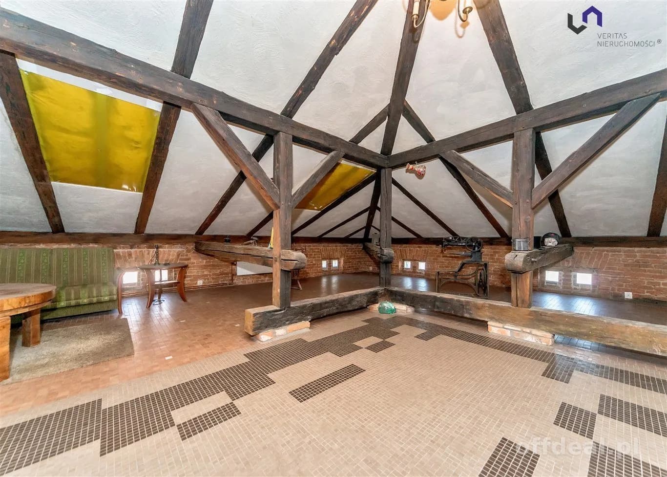 PONAD 2200 M2 POWIERZCHNI UŻYTKOWEJ MIESZKAŃ.