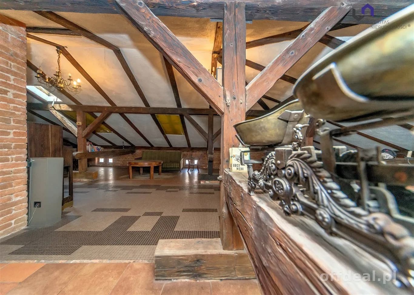 PONAD 2200 M2 POWIERZCHNI UŻYTKOWEJ MIESZKAŃ.