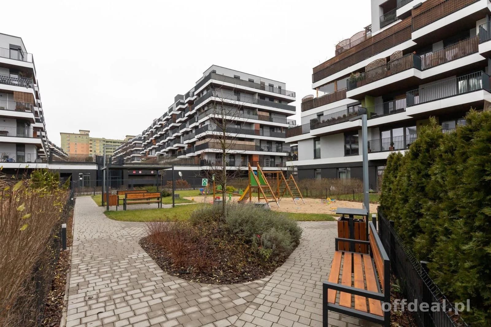 2-pokoje/ Garderoba/ Wys. 3,3m/ Ogród 100m2/ Garaż