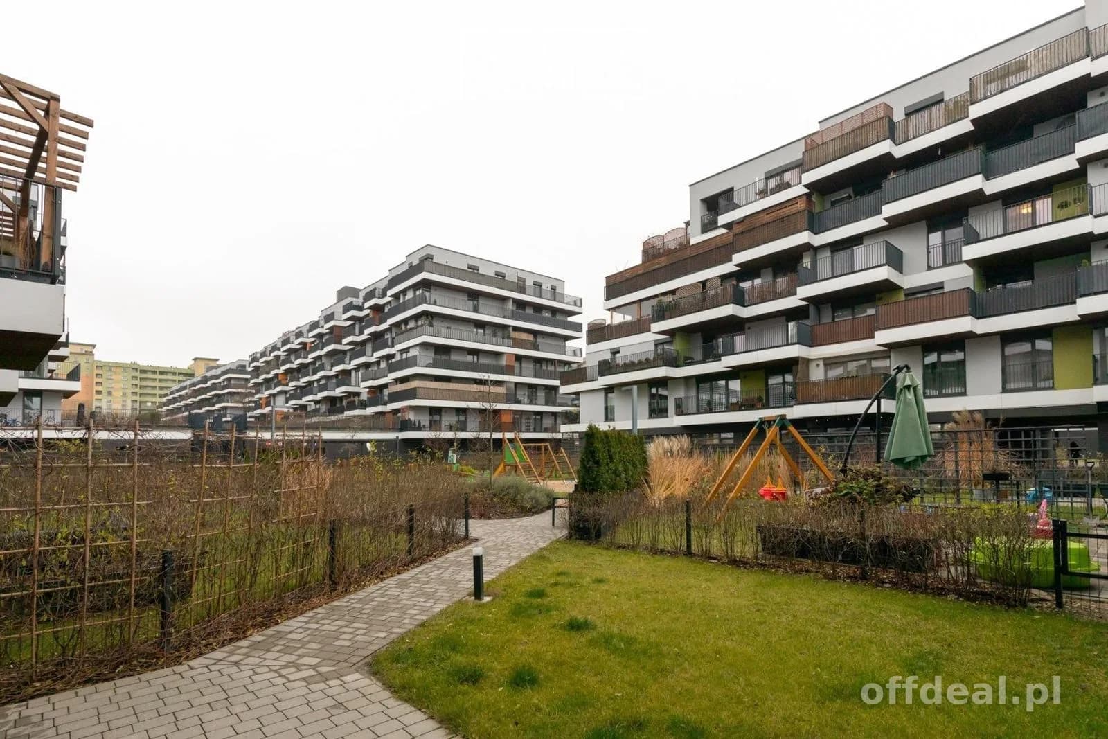 2-pokoje/ Garderoba/ Wys. 3,3m/ Ogród 100m2/ Garaż