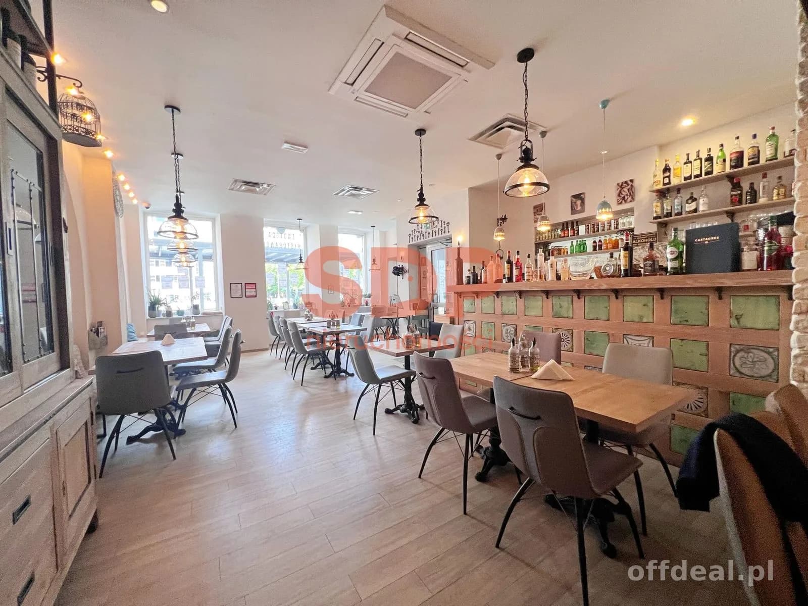 Lokal 168 m² z potencjałem gastronomicznym – Plac Solny