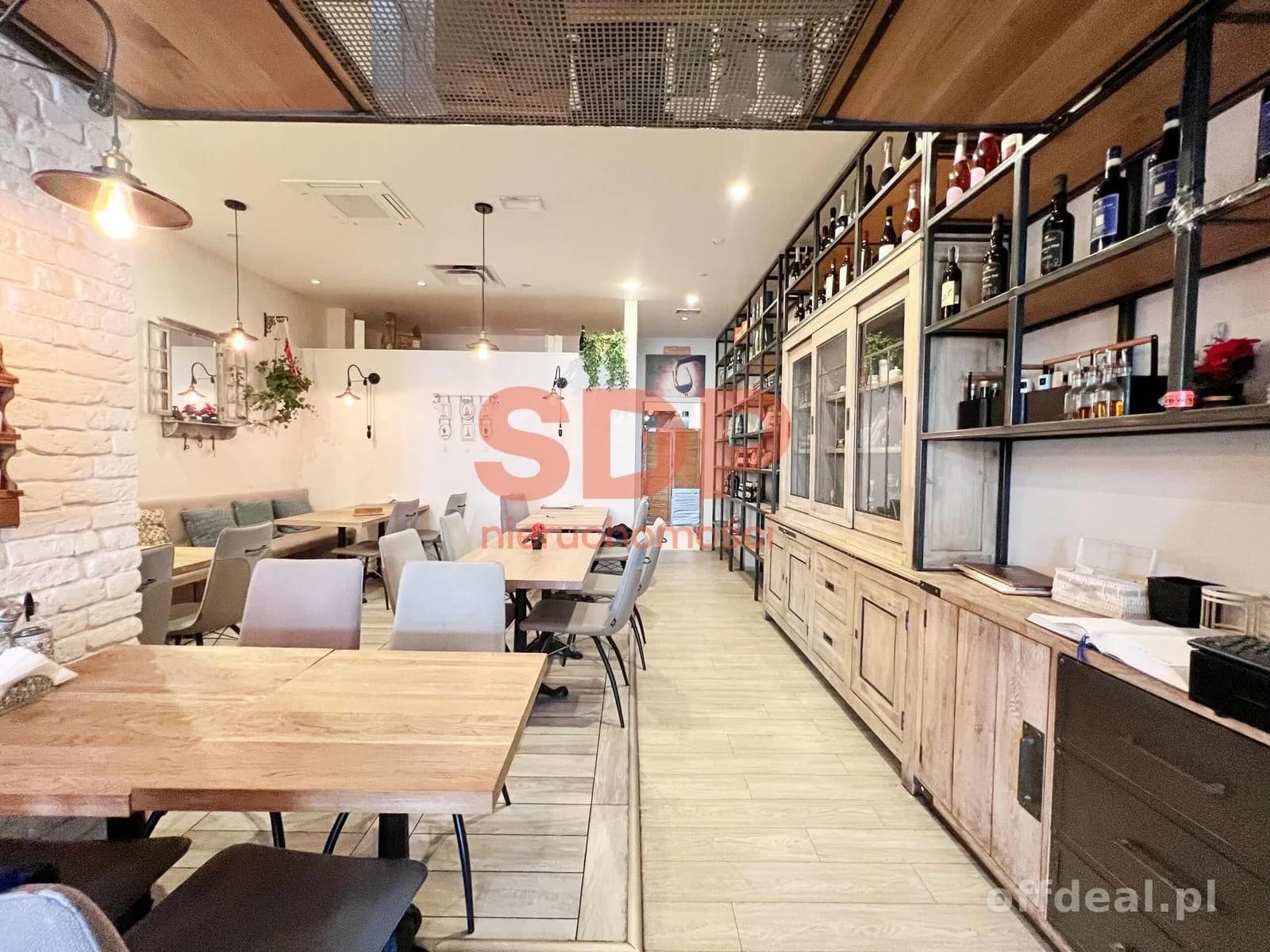 Lokal 168 m² z potencjałem gastronomicznym – Plac Solny