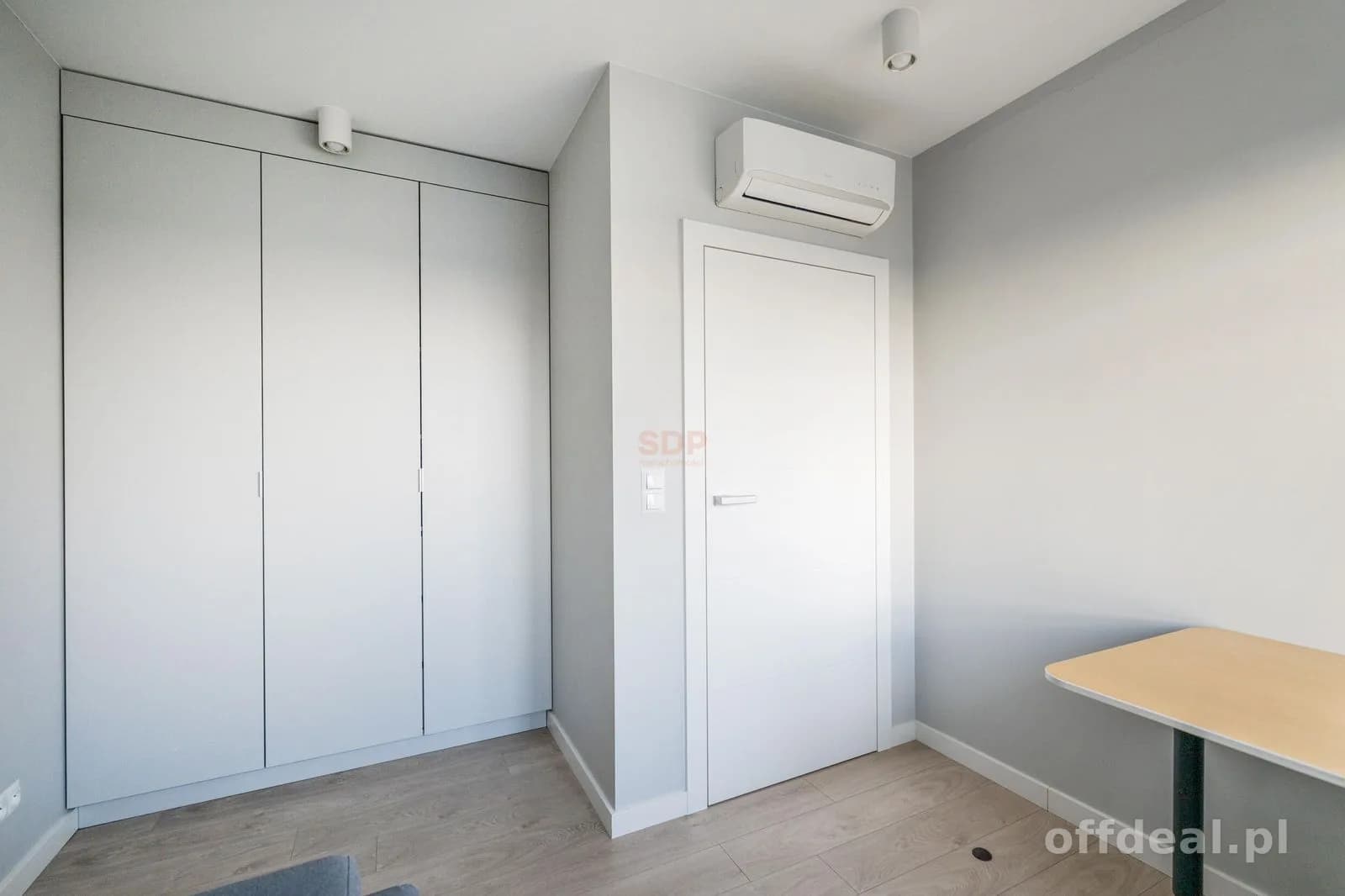 Apartament na 13 piętrze z widokiem – 4 pokoje z garderobą, tarasem