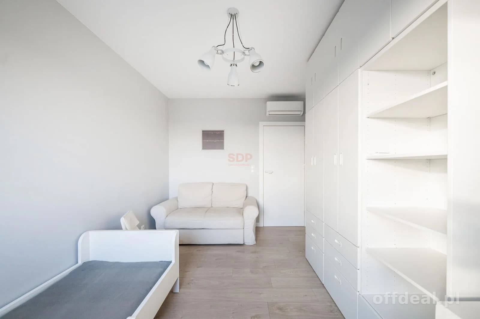 Apartament na 13 piętrze z widokiem – 4 pokoje z garderobą, tarasem