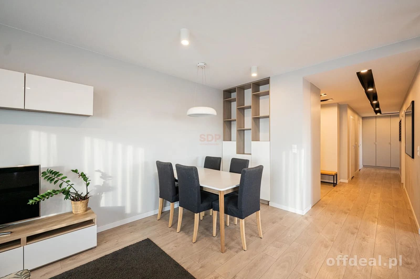 Apartament na 13 piętrze z widokiem – 4 pokoje z garderobą, tarasem