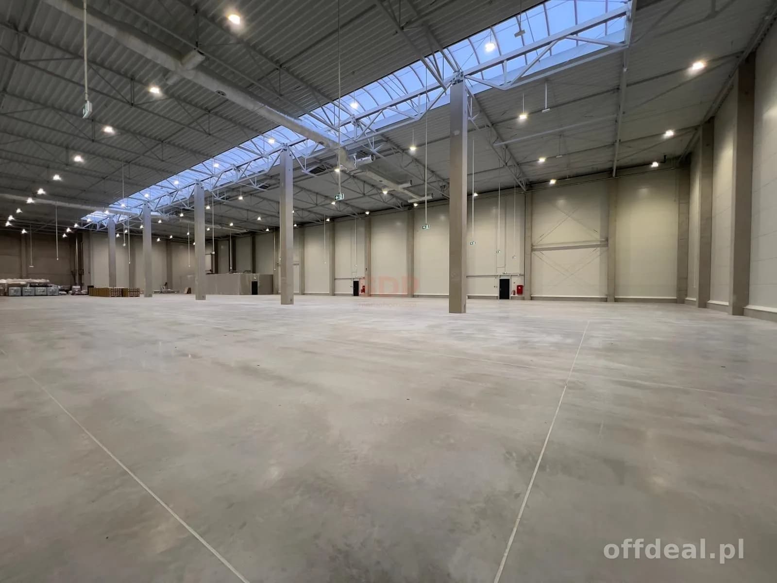 Gewerbeimmobilie zur Miete in Domasław | 1.800 m²