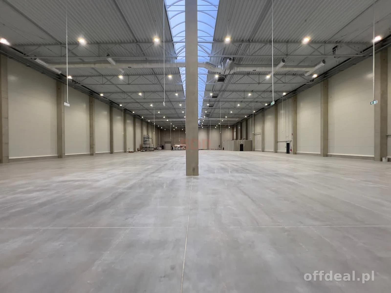 Gewerbeimmobilie zur Miete in Domasław | 1.800 m²