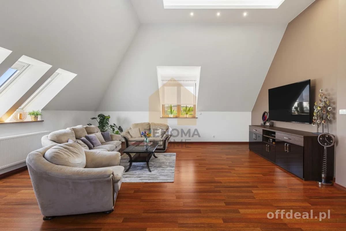 Rodzinny dom z basenem 400m2, Basen | Duży Ogród