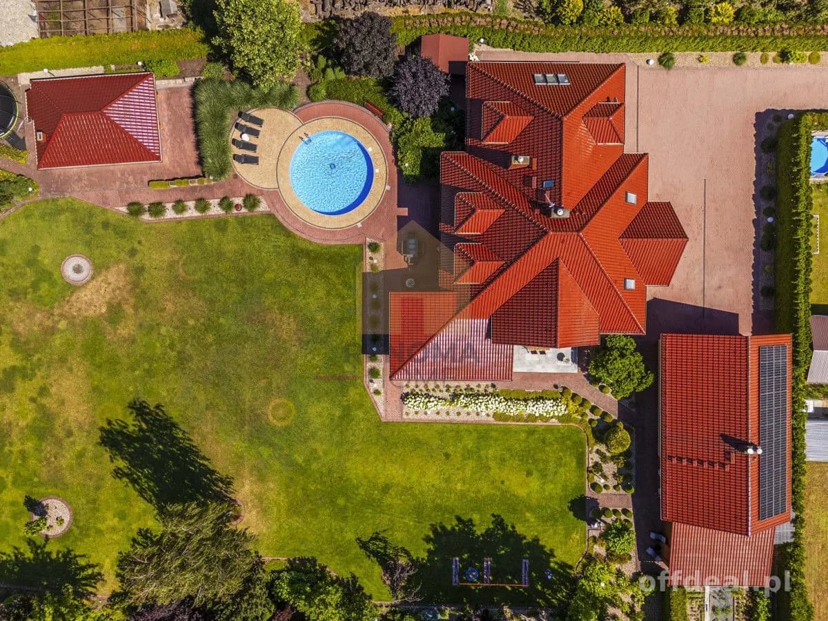 Rodzinny dom z basenem 400m2, Basen | Duży Ogród