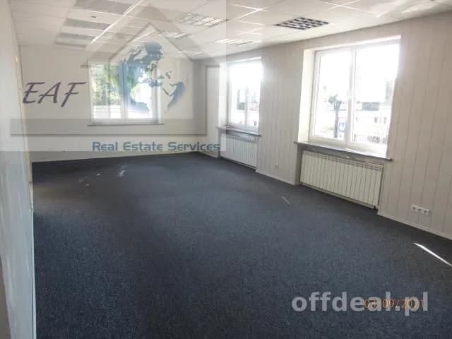 bien commercial à louer à Sękocin Nowy | 210 m²