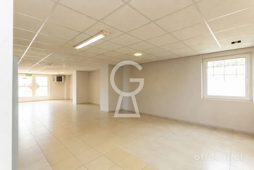 Obiekt handlowo usługowy 643 m² – Złotoryja