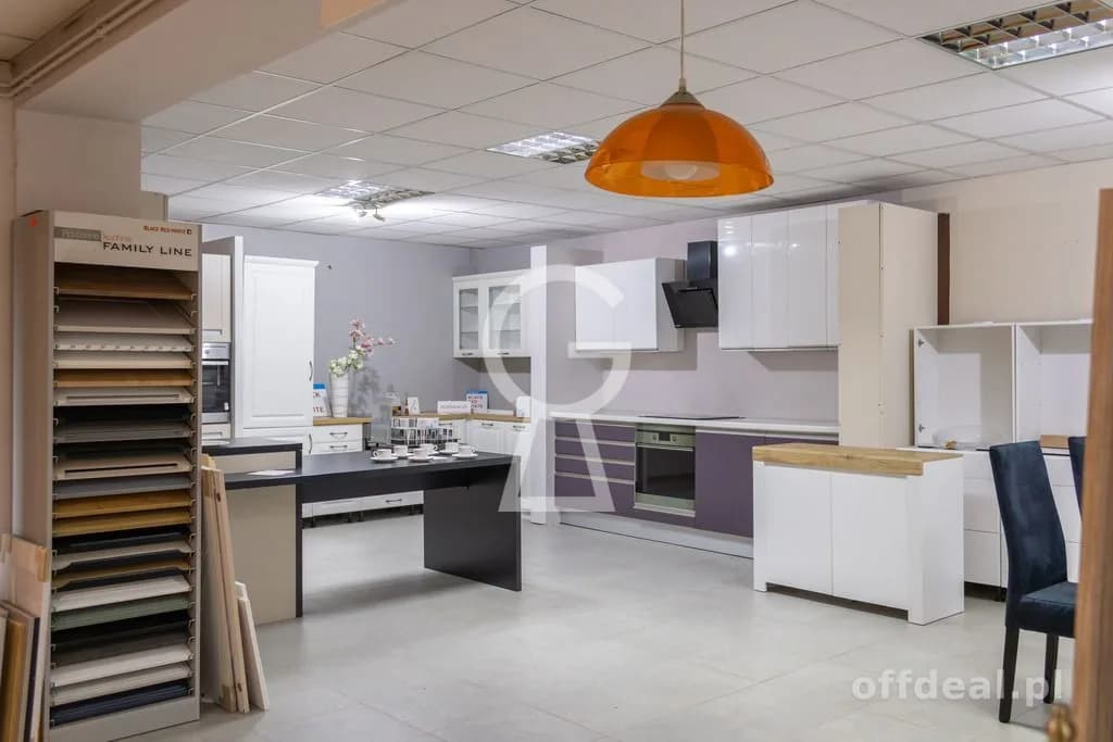 Obiekt handlowo usługowy 643 m² – Złotoryja
