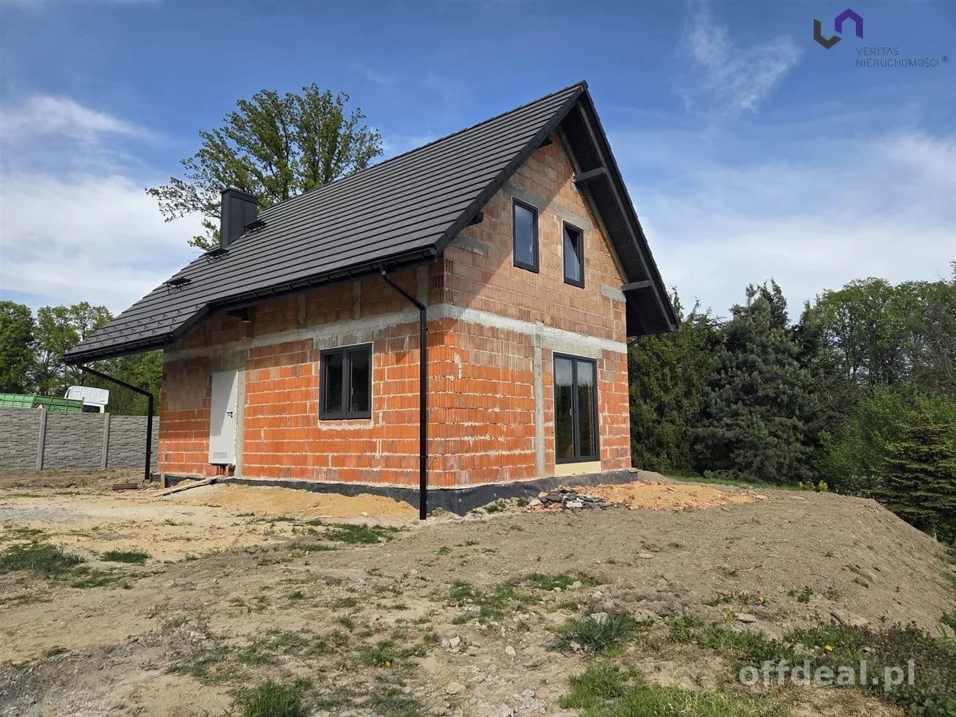 NOWY DOM Z POTENCJAŁEM NA DUŻEJ DZIAŁCE!